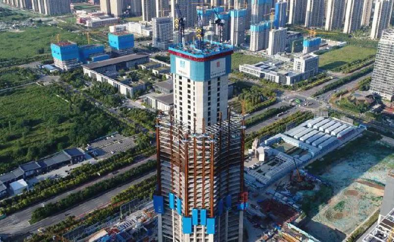 绿地加快建设中西部第一高楼 中国国际丝路中心大厦突破200米